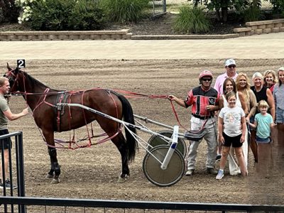 Juliet Duz does it again at Monticello